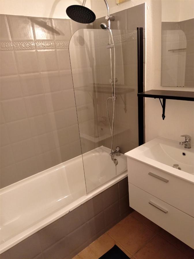 Appartement Proche Cite Medievale Et Centre Ville - Parking Prive Carcassone Kültér fotó